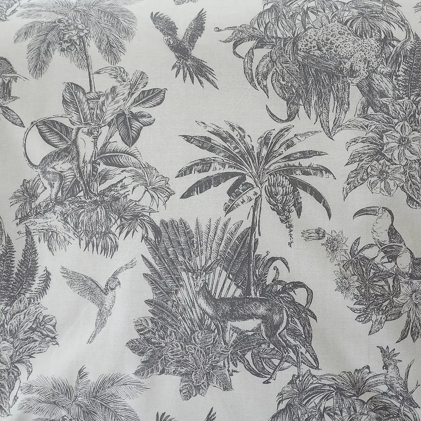 Tropical Botanical Printed Duvet Set – Elegant Black & White Floral Duvet Cover