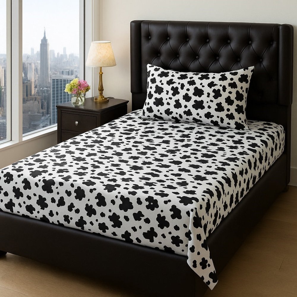 Cow Desgin Kids Bed Sheet - myhomestore.com.pk