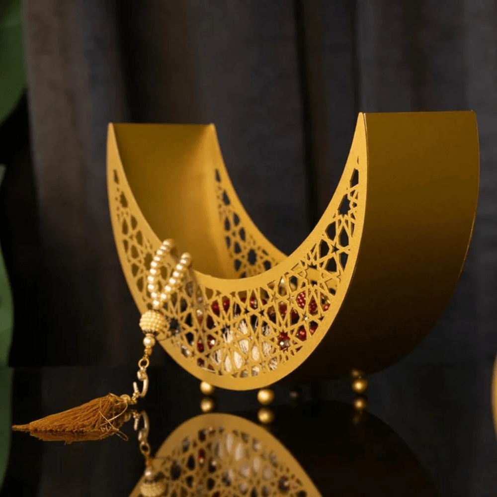 Crescent Moon Shaped Metal Islamic Decor - myhomestore.com.pk