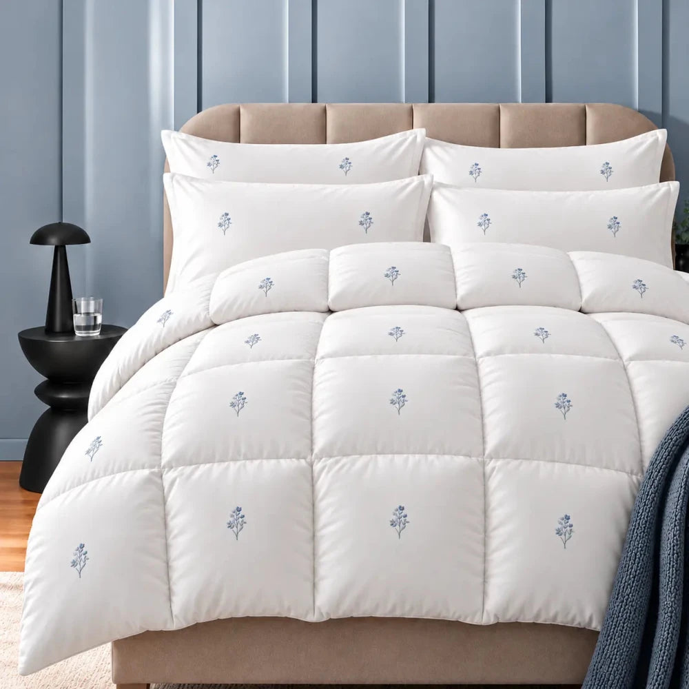 Elegant Blue Embroidered Comforter - King - myhomestore.com.pk