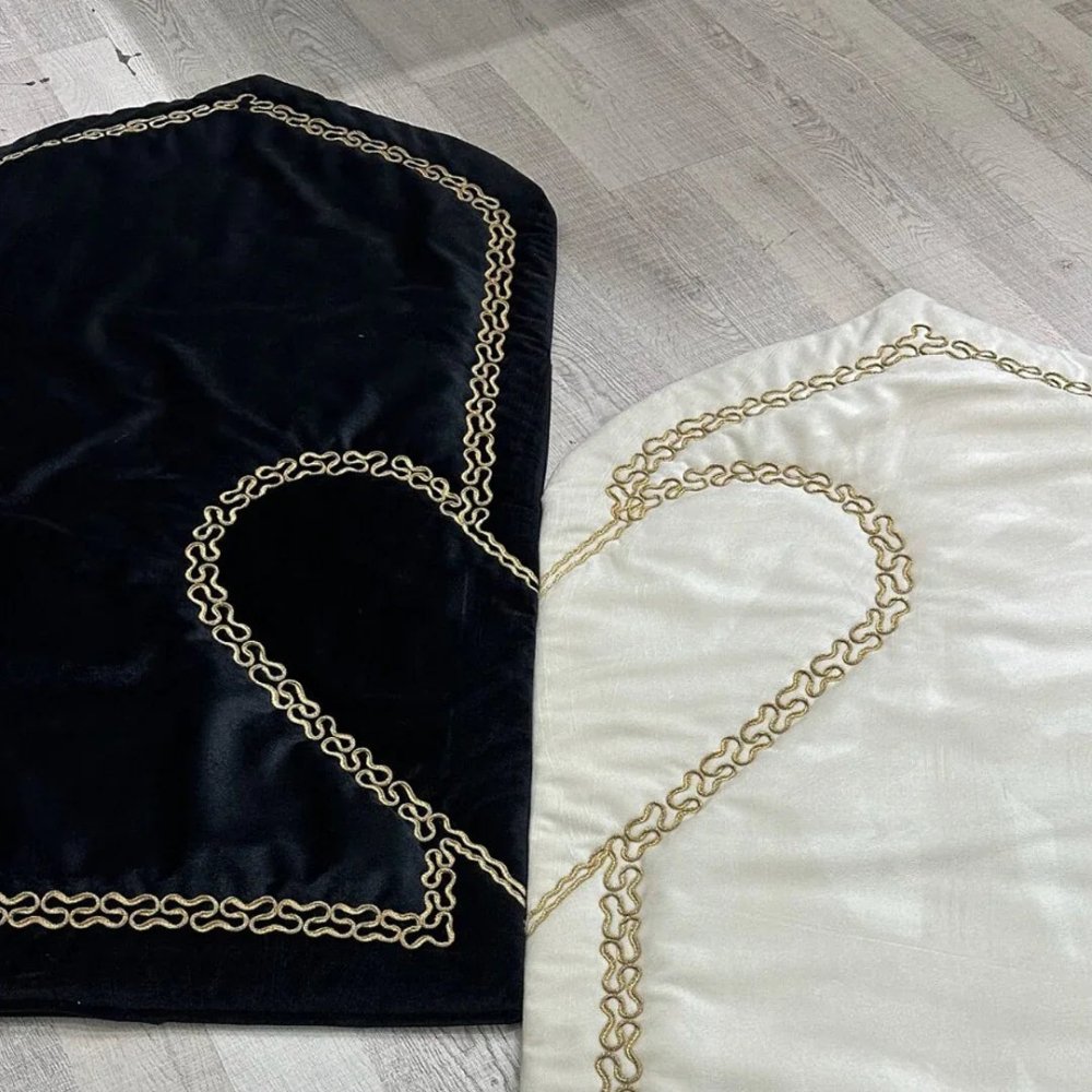 Embroidered Prayer Mat Set with Heart Design( set of 2 ) - myhomestore.com.pk