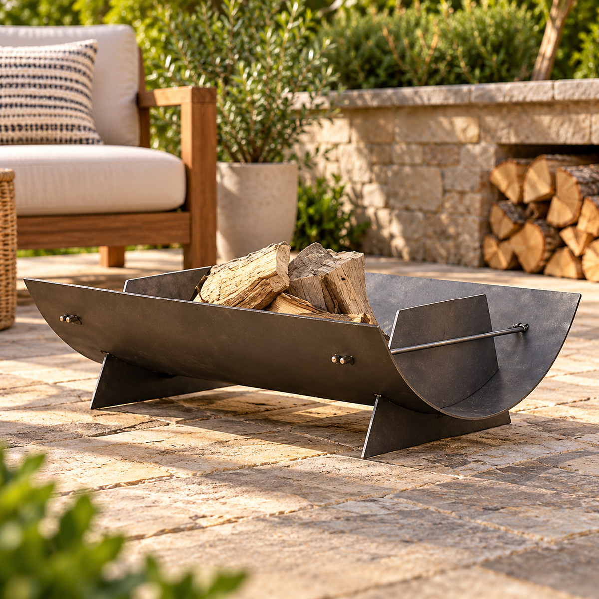 Curve Fire Bucket