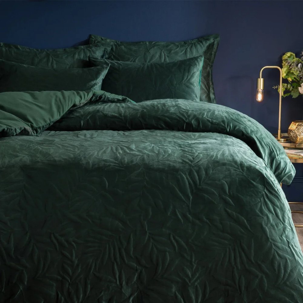 Leafy Pattern Velvet Bedspread | Luxurious & Stylish Bedding - myhomestore.com.pk