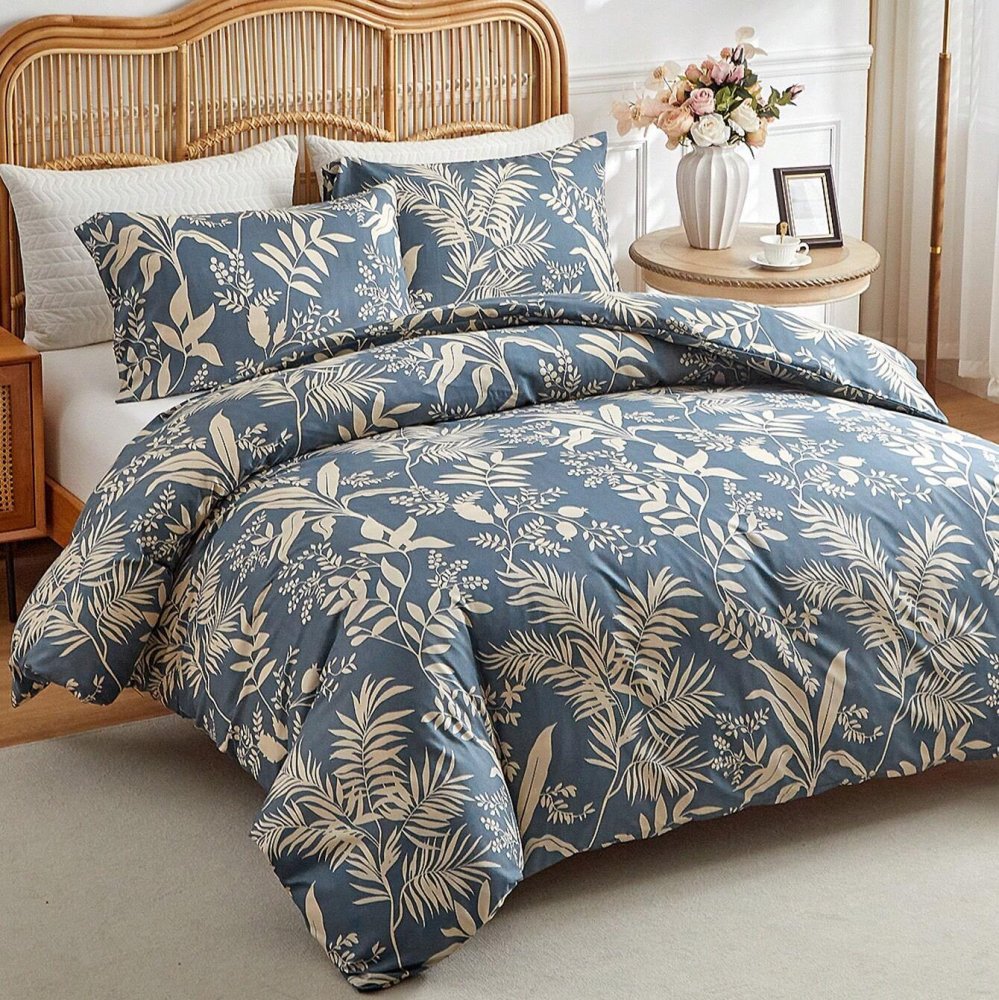 Luxury All - Season Blue Leaf Print Bedding Set – Soft, Comfortable & Breathable - myhomestore.com.pk