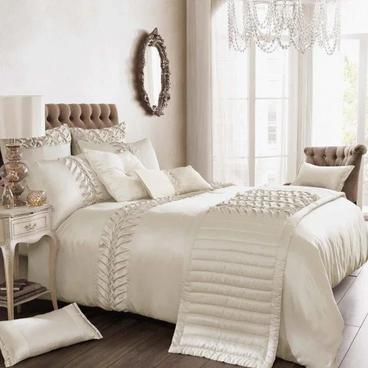 Off white Bridal Bedding Set with Filling - myhomestore.com.pk