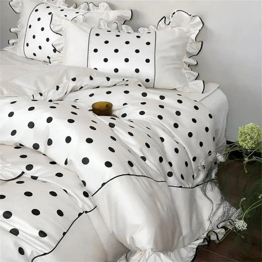 Polka Dots Printed Bedding Duvet Set - myhomestore.com.pk