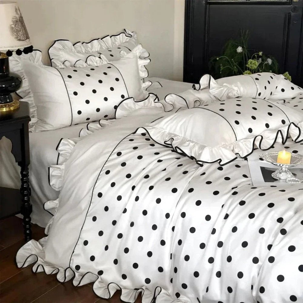 Polka Dots Printed Bedding Duvet Set - myhomestore.com.pk