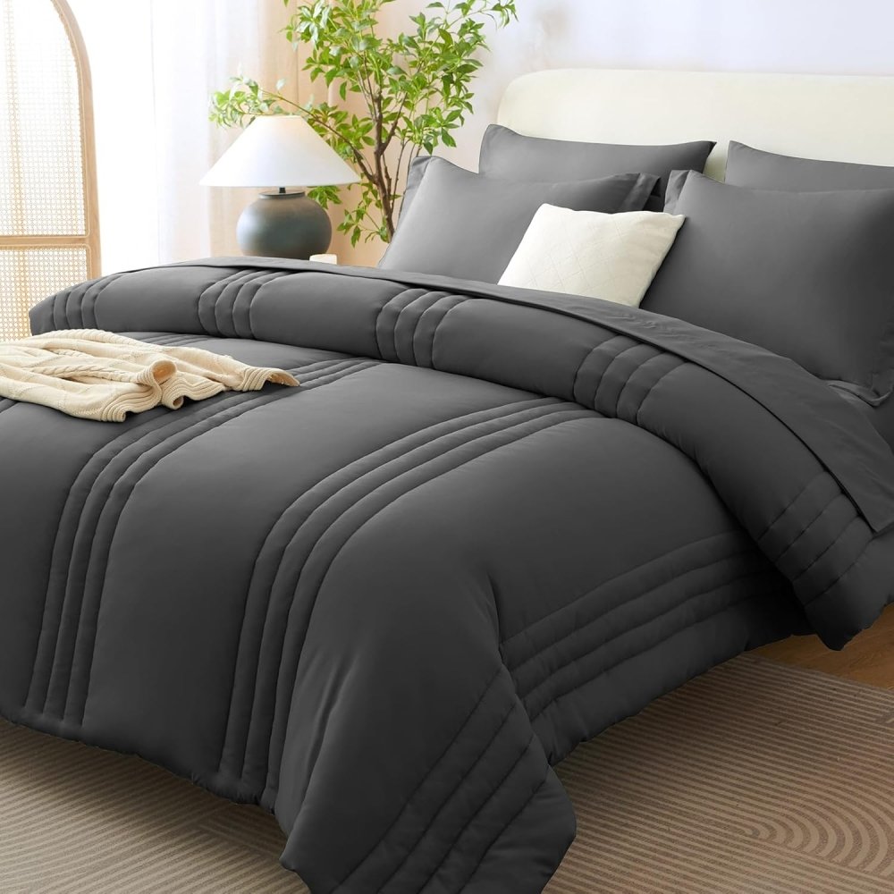 Quilted striped Comforter - King - myhomestore.com.pk