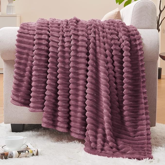 Ribbed Stripe Ultra Soft Fleece Blanket - myhomestore.com.pk