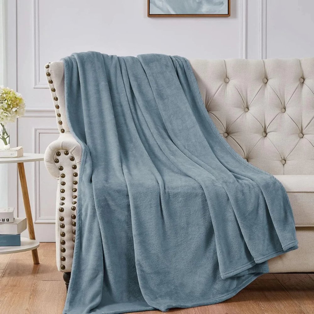 Soft Flannel Fleece Blanket In Sky - myhomestore.com.pk