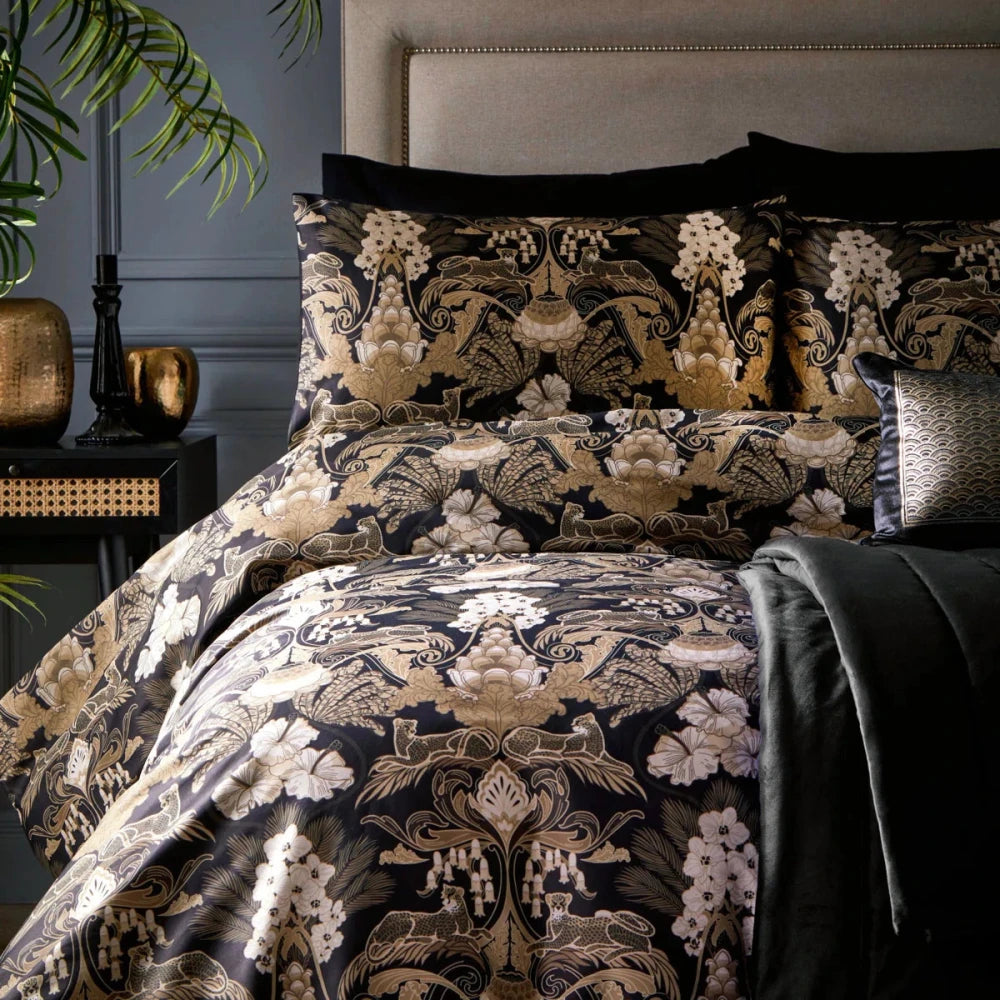 Suburban Jungle Printed Duvet Set - myhomestore.com.pk