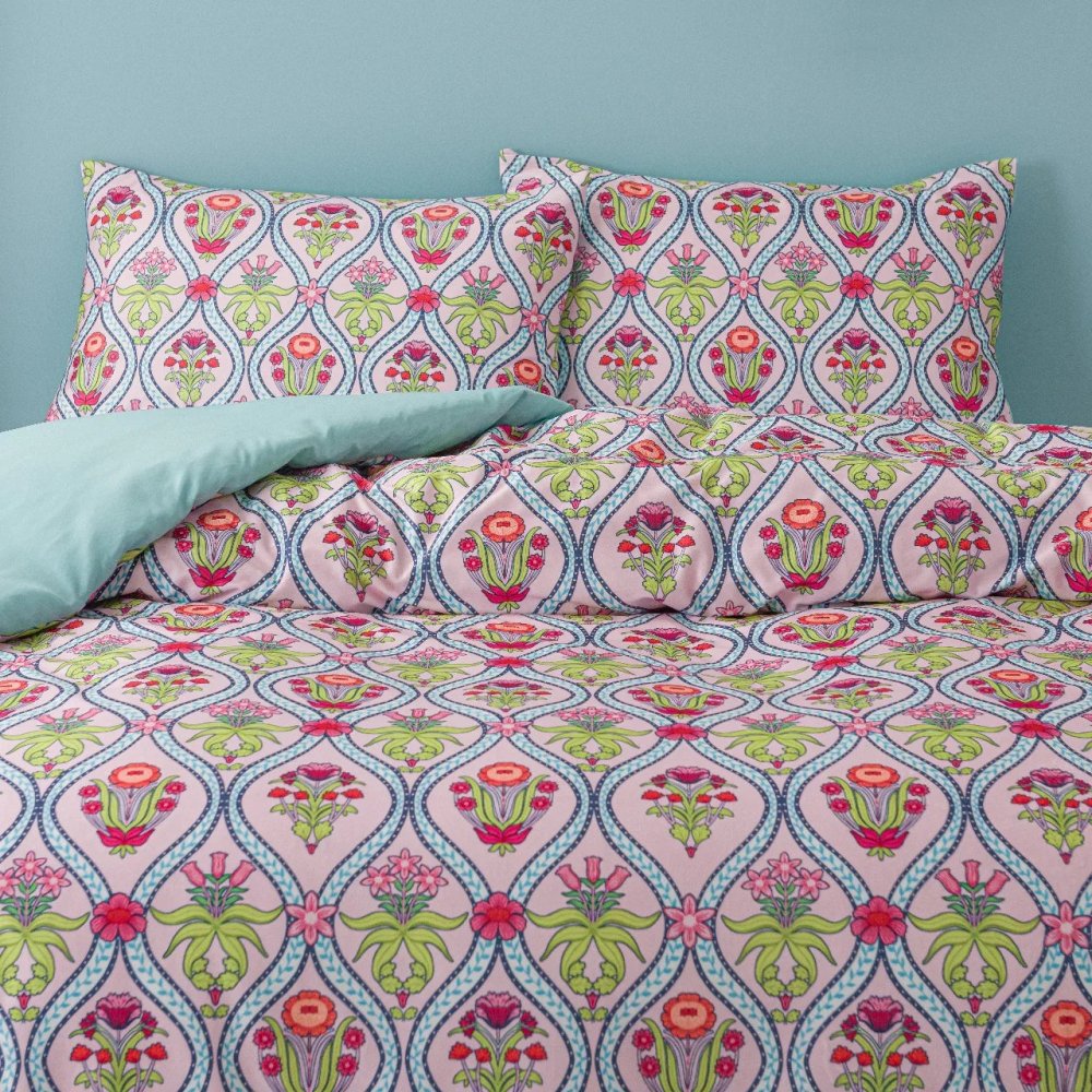 Tulip Bouquet Velvet Bedding Set | Soft & Stylish Floral Design - myhomestore.com.pk