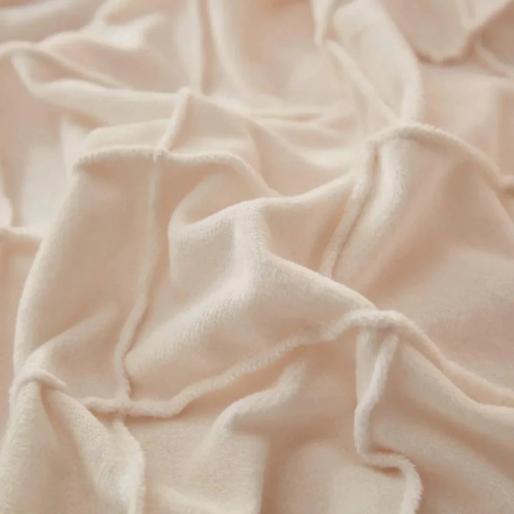 Velvet Pinch Pleats Duvet Set - myhomestore.com.pk