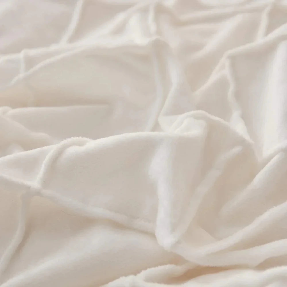 Velvet Pinch Pleats Duvet Set - myhomestore.com.pk