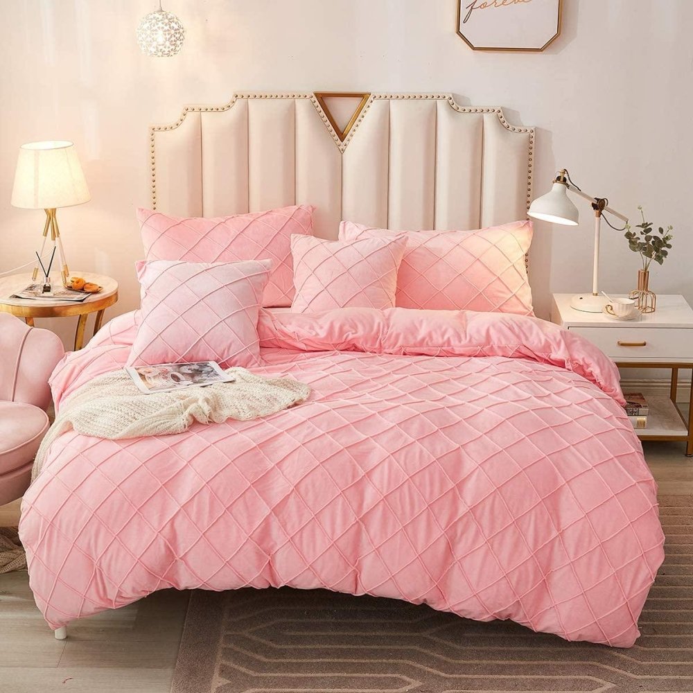 Velvet Pinch Pleats Duvet Set - myhomestore.com.pk