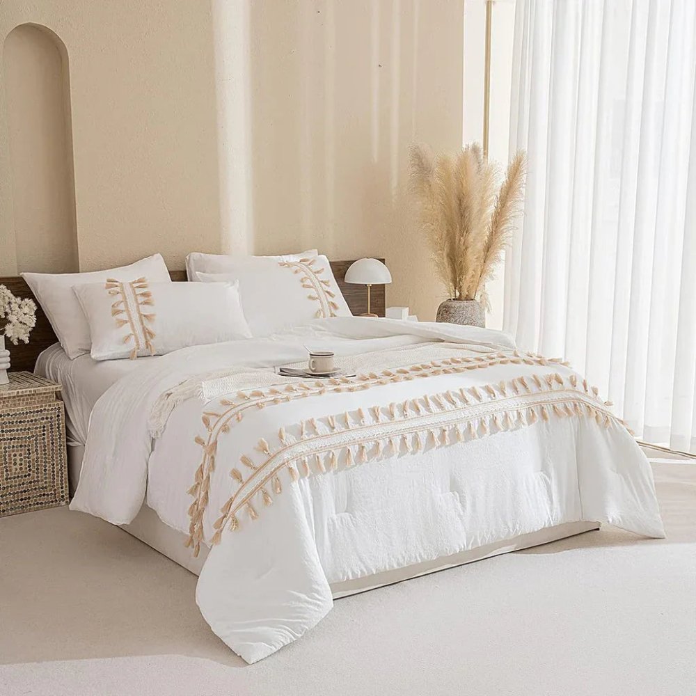 White Tassel Decor Duvet Set - myhomestore.com.pk