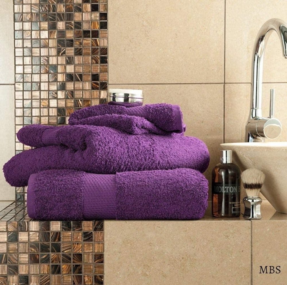 3 Piece Cotton Towel Set - myhomestore.com.pk