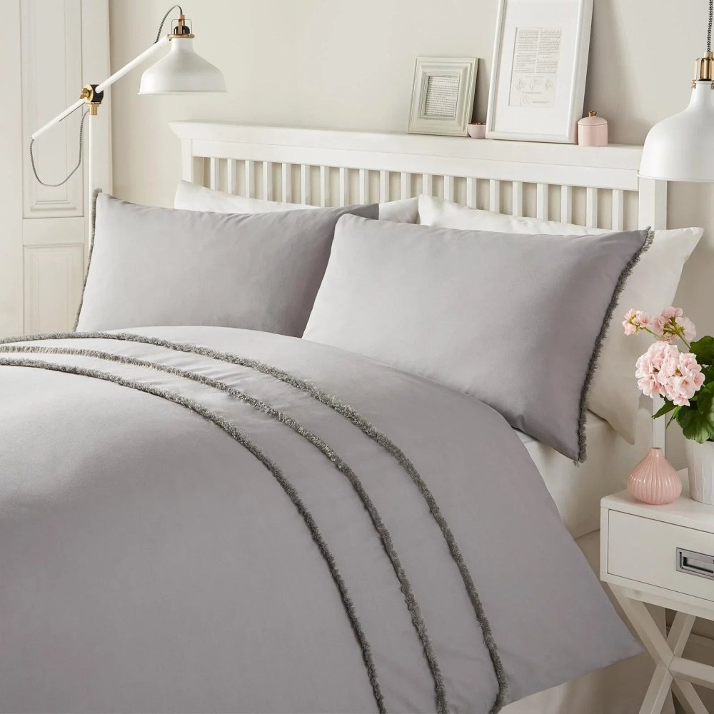 3 Stripe Tufted Cotton Duvet Set - myhomestore.com.pk