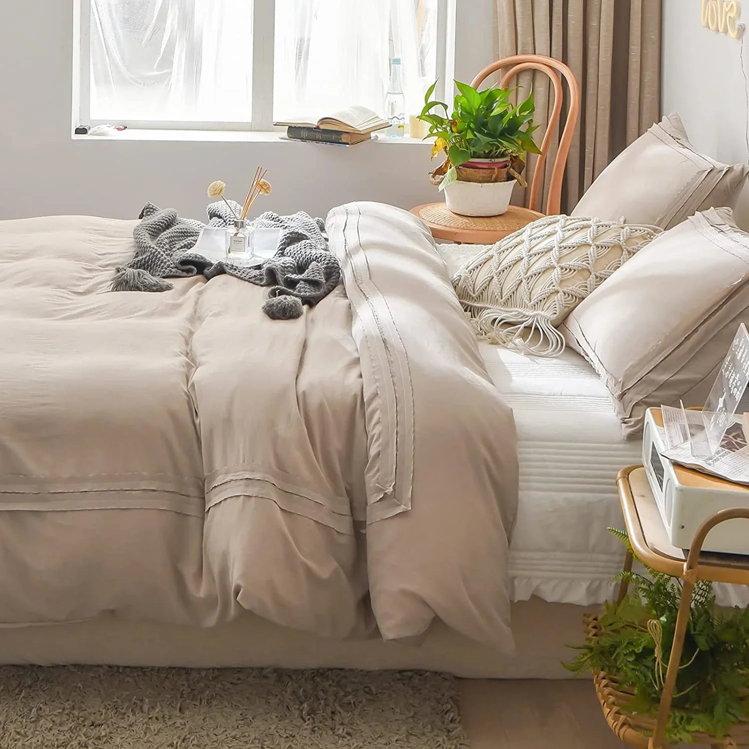 Ruched Lace Duvet Cover Set - myhomestore.com.pk