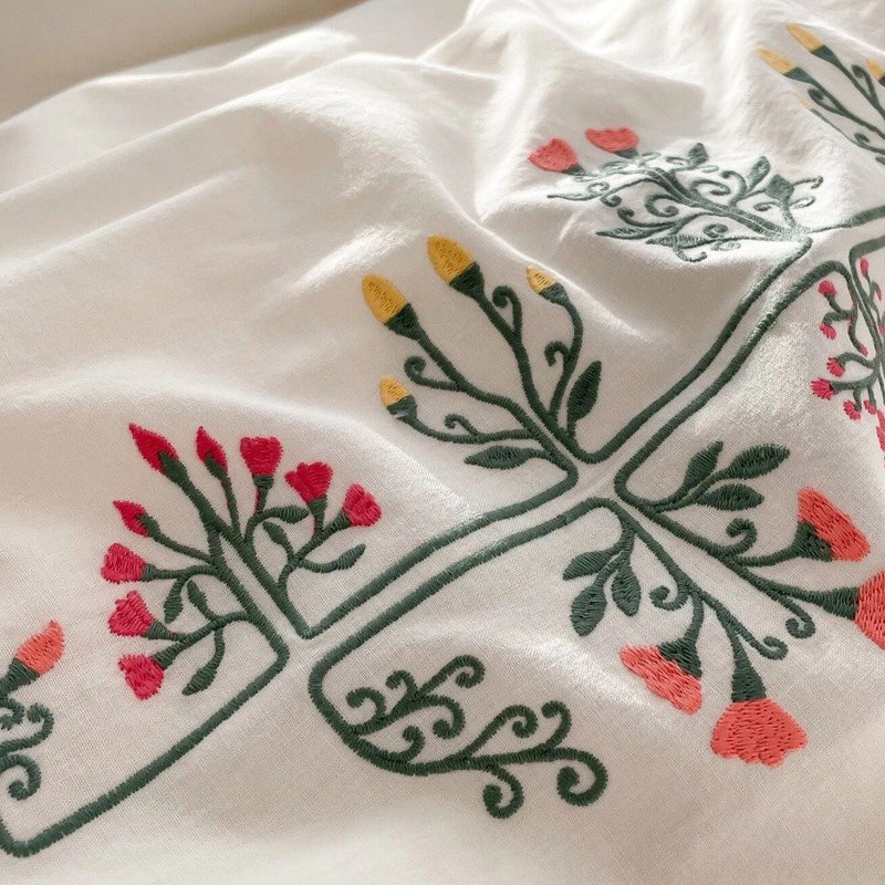 Flowered Geometric Embroidered Duvet Set New
