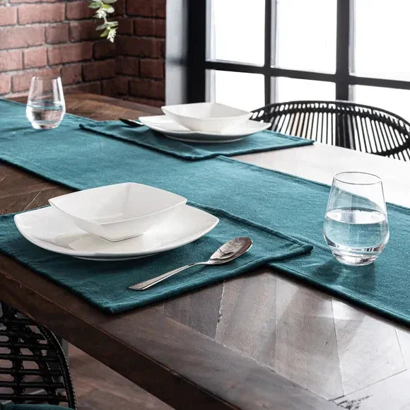 New Velvet Table Runner With Mats - myhomestore.com.pk