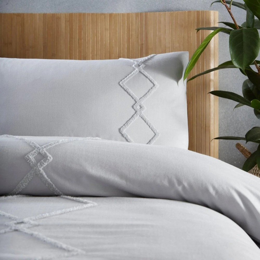 Crisscross Tufted Cotton Duvet Set - myhomestore.com.pk