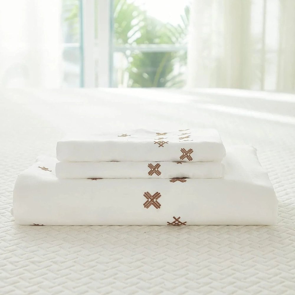 Elegant Sweet Fresh Geometric Pattern Embroidered Duvet Set - myhomestore.com.pk