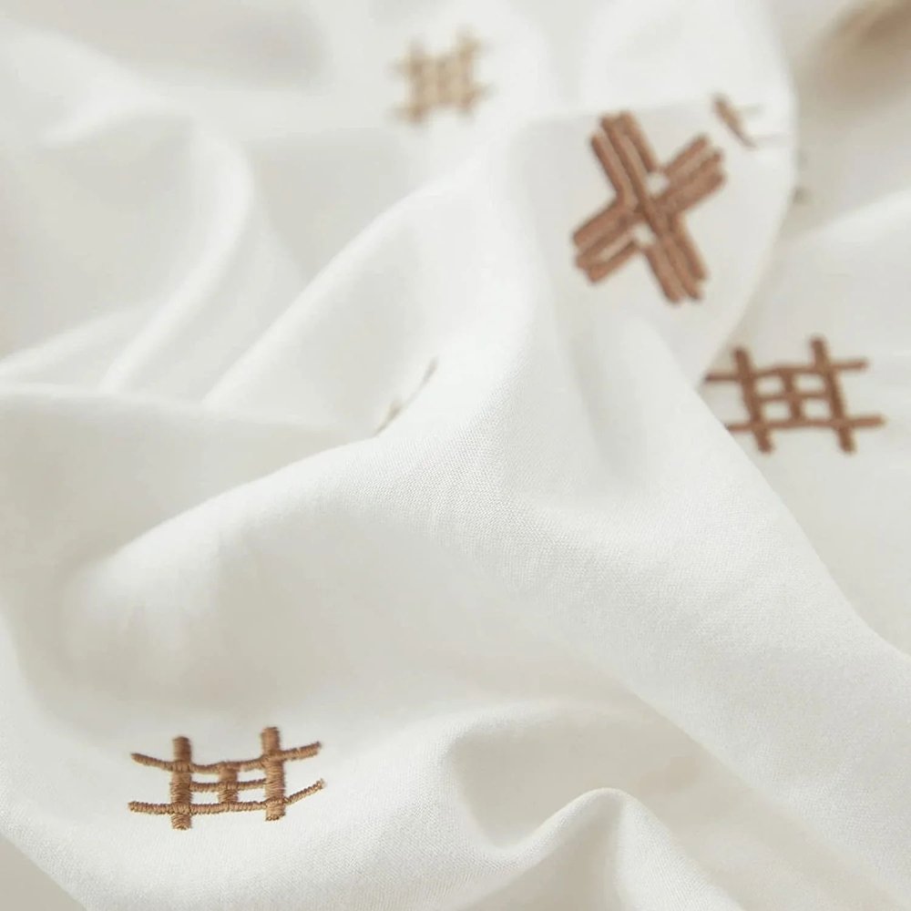 Elegant Sweet Fresh Geometric Pattern Embroidered Duvet Set - myhomestore.com.pk