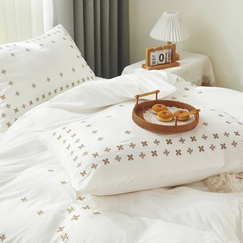 Elegant Sweet Fresh Geometric Pattern Embroidered Duvet Set - myhomestore.com.pk