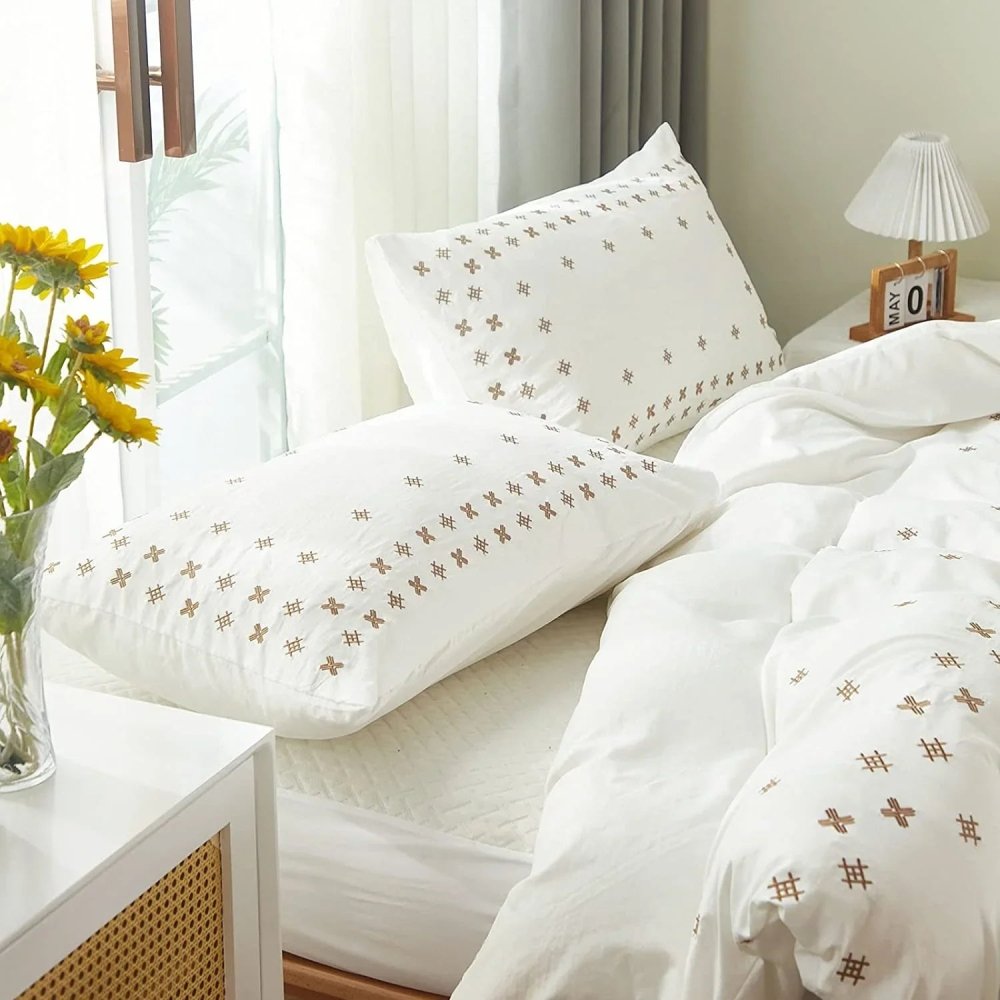 Elegant Sweet Fresh Geometric Pattern Embroidered Duvet Set - myhomestore.com.pk