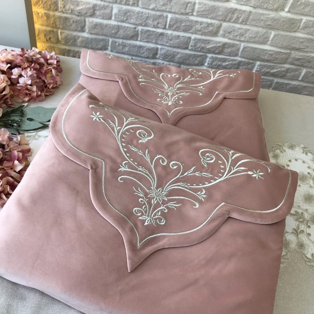 Embroidered Velvet Prayer Mat (2 piece) - myhomestore.com.pk