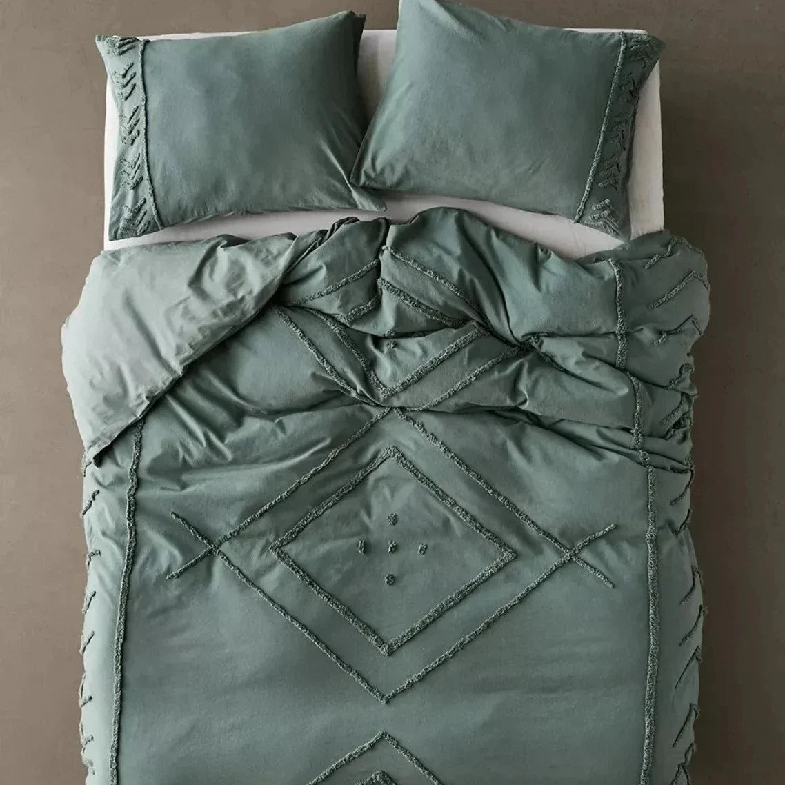 Eliaf Tufted Cotton Duvet Cover Set - myhomestore.com.pk