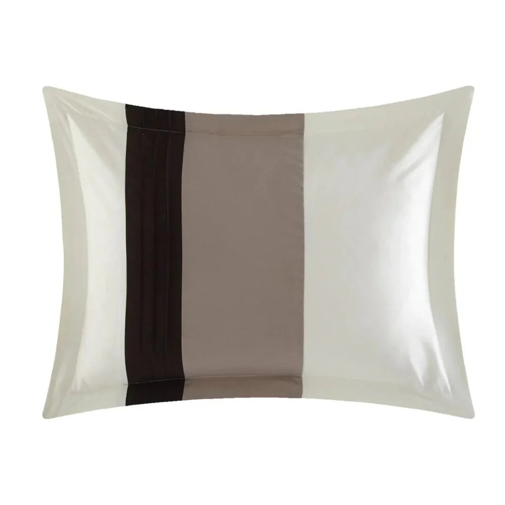 Luxury Duvet Set With Pleate - myhomestore.com.pk