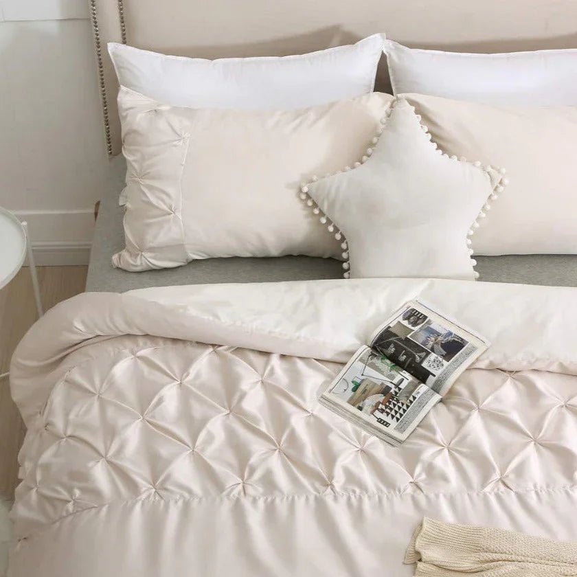 Pintuck Border Duvet Set - myhomestore.com.pk