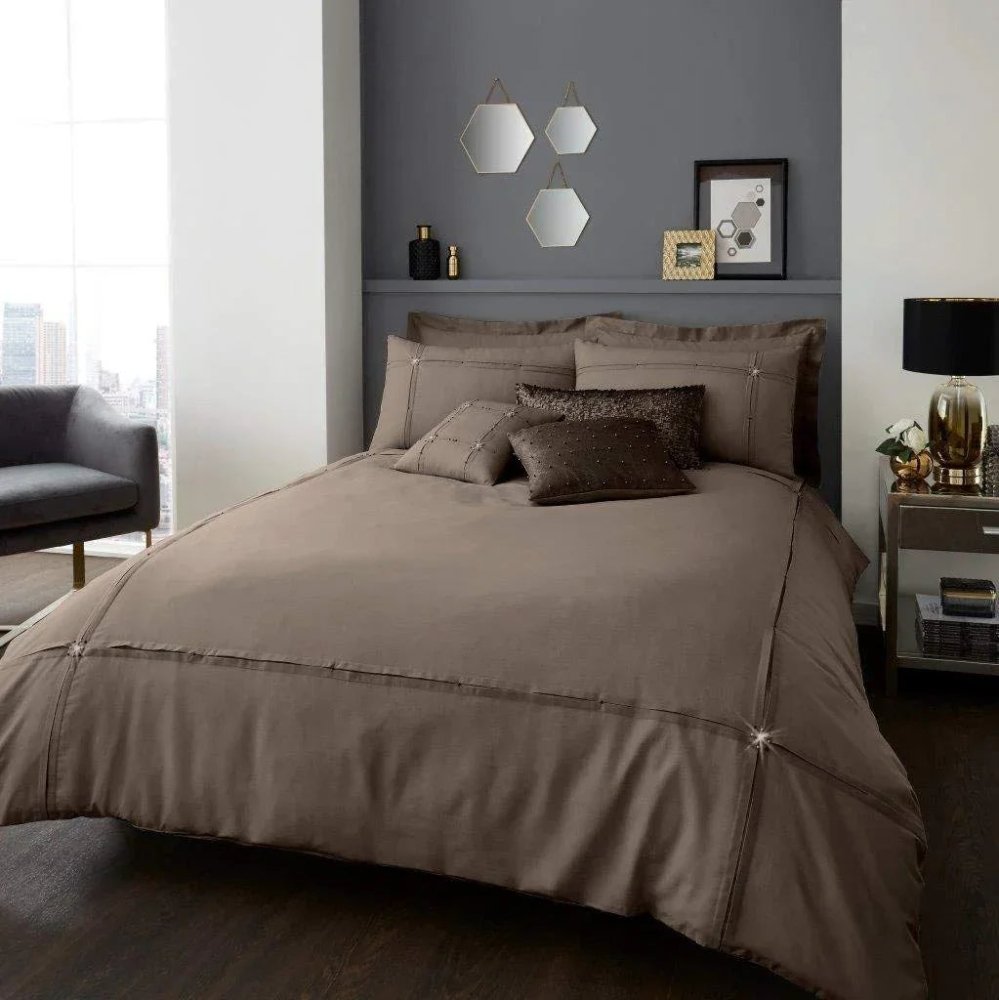 Pleates Duvet Set - myhomestore.com.pk