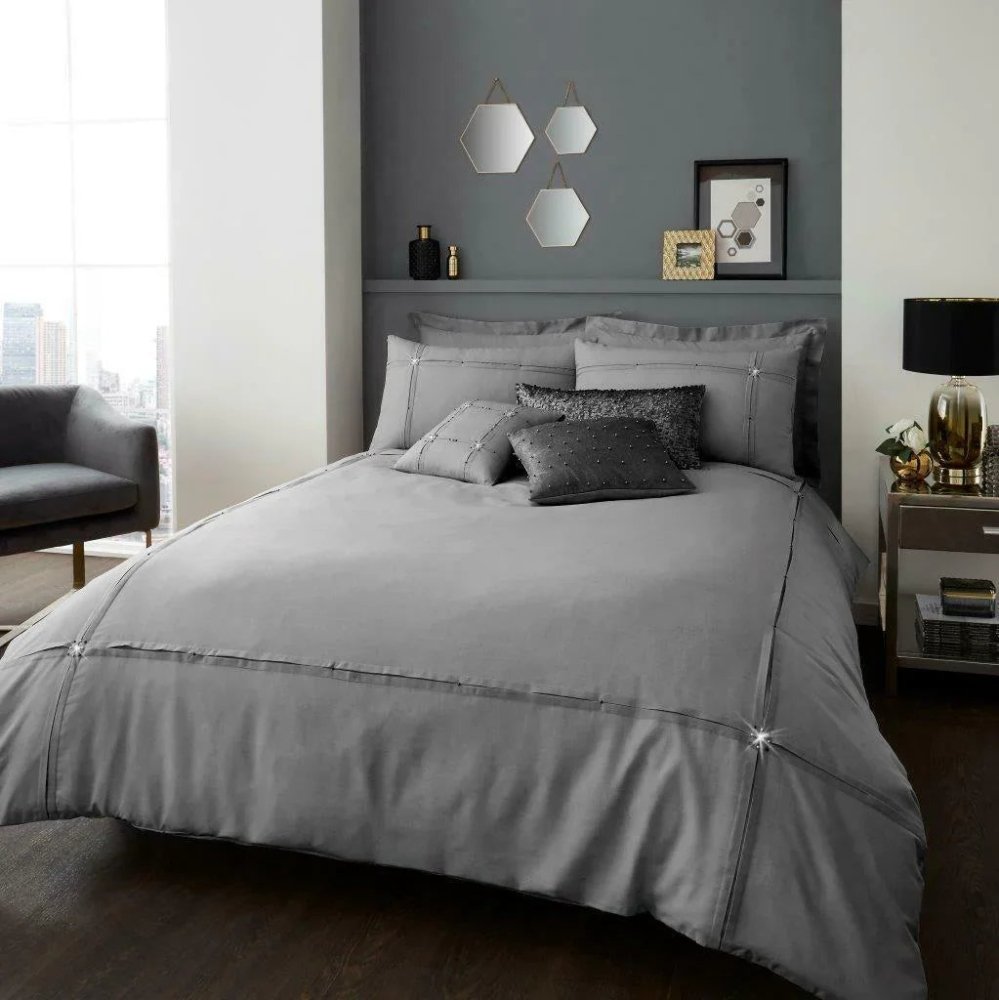 Pleates Duvet Set - myhomestore.com.pk