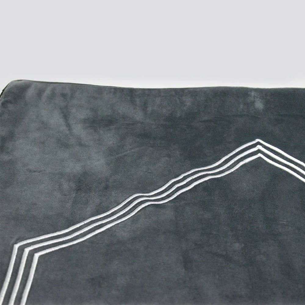 Velvet Prayer Mat Set with Leather Pouch - myhomestore.com.pk