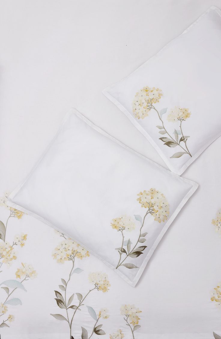 White Flowered Embroidery Duvet Set