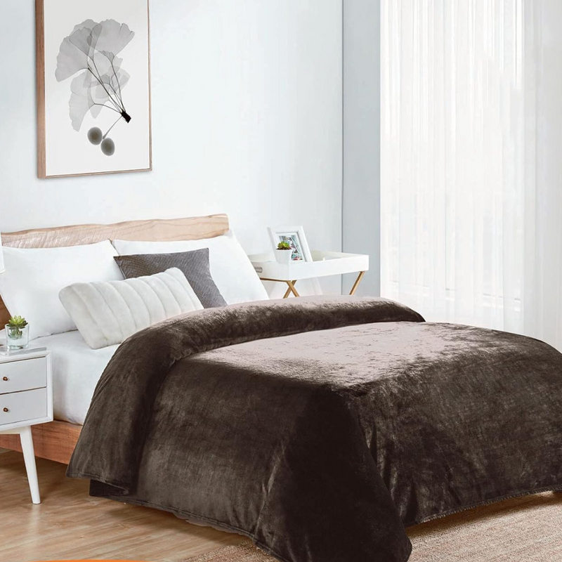 Soft Flannel Fleece Blanket In Brown