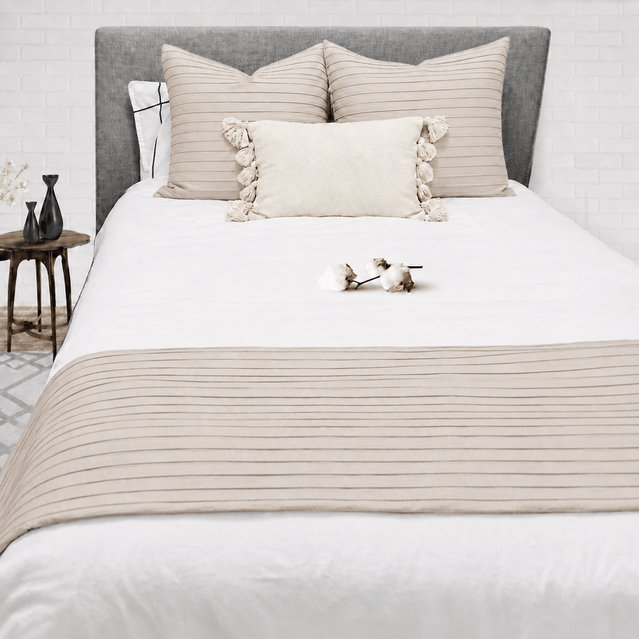 Luxury Pleated Bed Runner with 2 Matching Cushions – Beige
