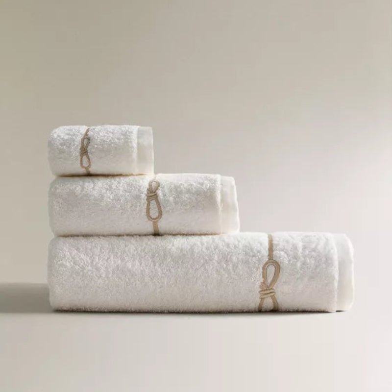 3 Piece Cotton Bath Towel set Embroiderd - myhomestore.com.pk