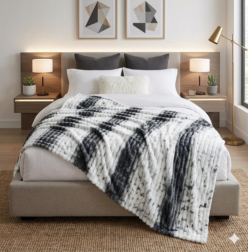 Luxury Reversible Faux Fur Throw Blanket – Black & White Pattern