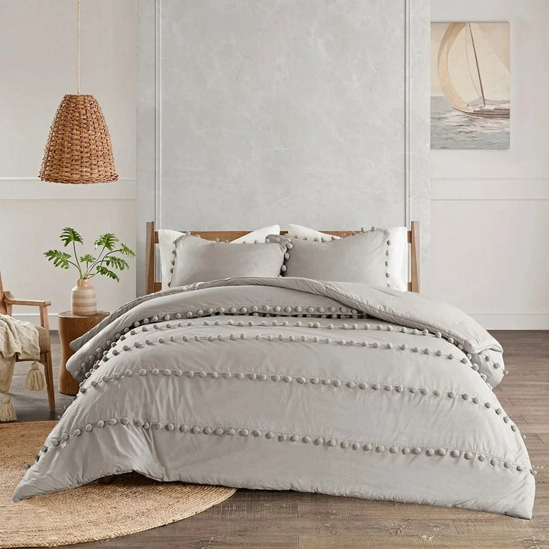 Luxury Duvet Set With Pom Pom Lace