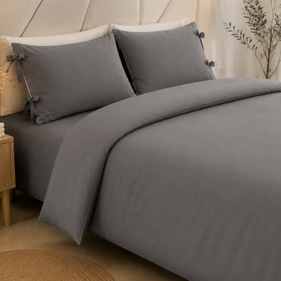 Grey Elegant Minimal Bedroom Bedding (1 Duvet + 2 Pillow Covers)