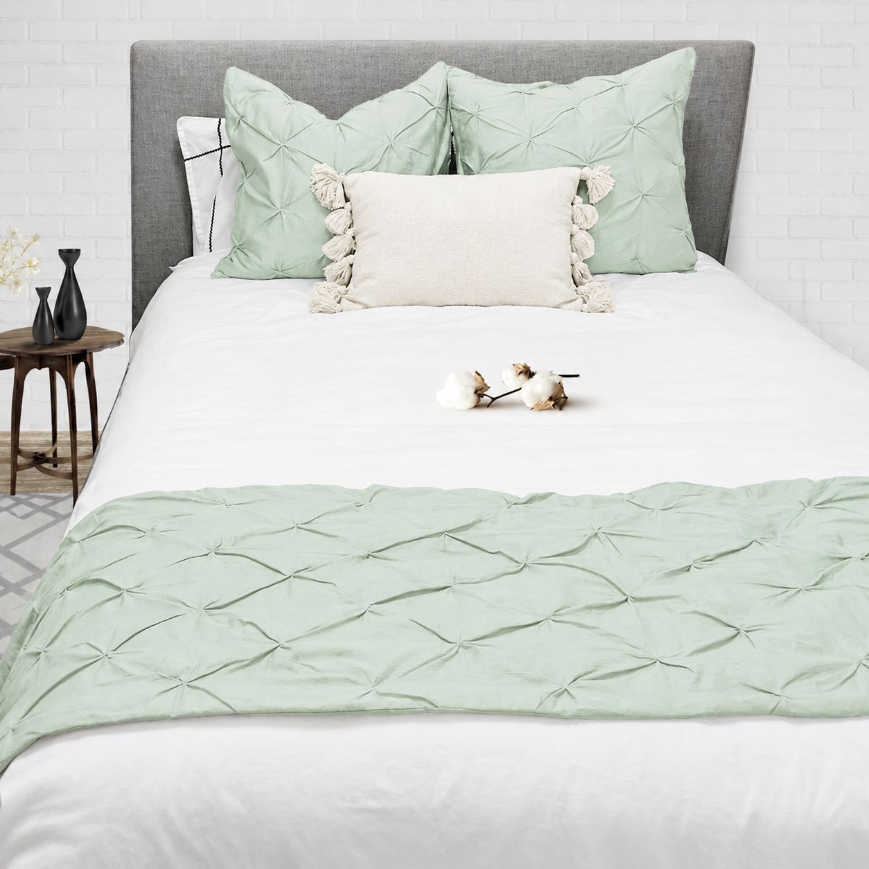 Bed Runner With Two Cushions (mint green )