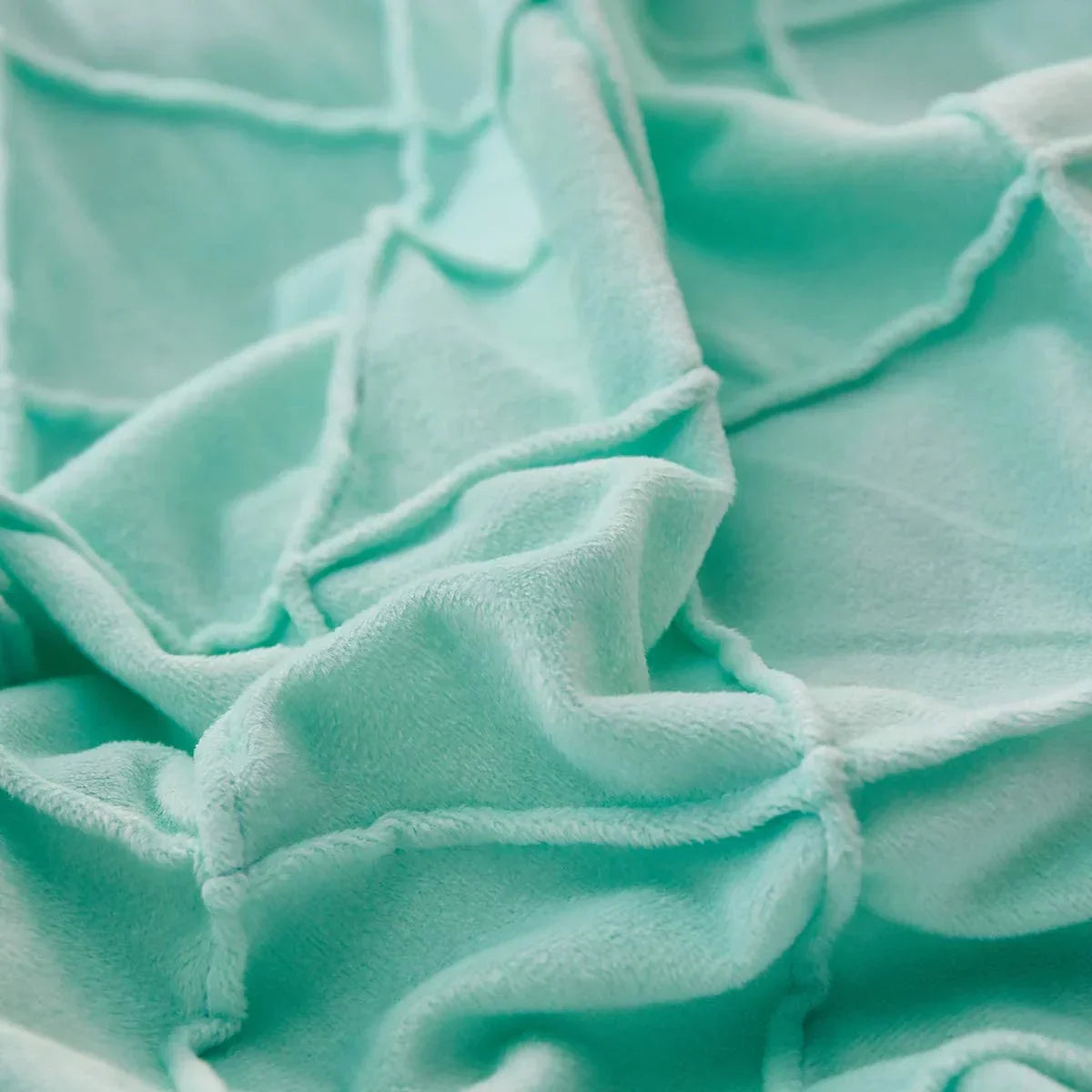 Velvet Pinch Pleats Duvet Set - myhomestore.com.pk