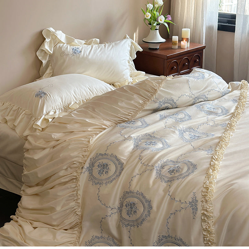 French Vintage Embroidery Duvet Set | Elegant Ruffle Bedding