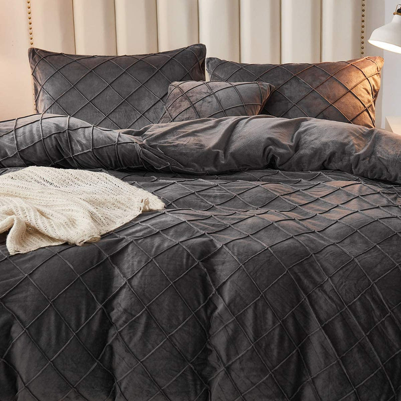 Velvet Pinch Pleats Duvet Set