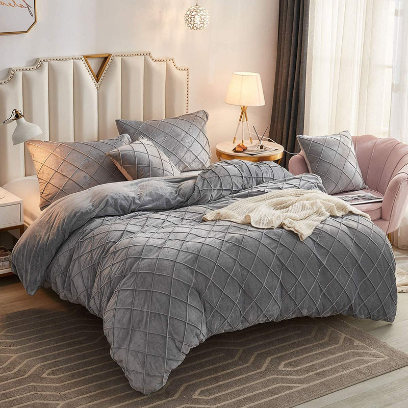 Velvet Pinch Pleats Duvet Set