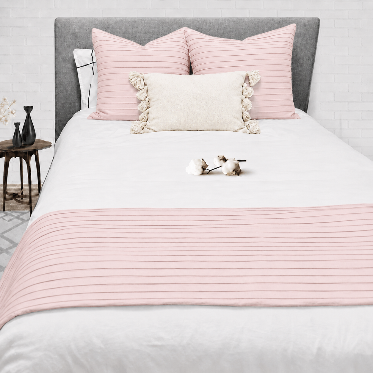 Luxury Pleated Bed Runner with 2 Matching Cushions – Blush Pink